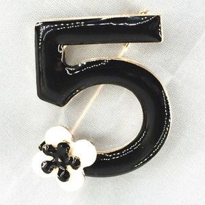 Fashionable and Luxury brooch